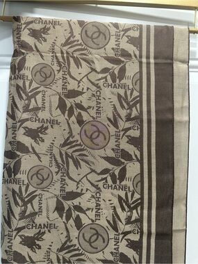 New CC brown cream cashmere silk scarf 46” x 46”